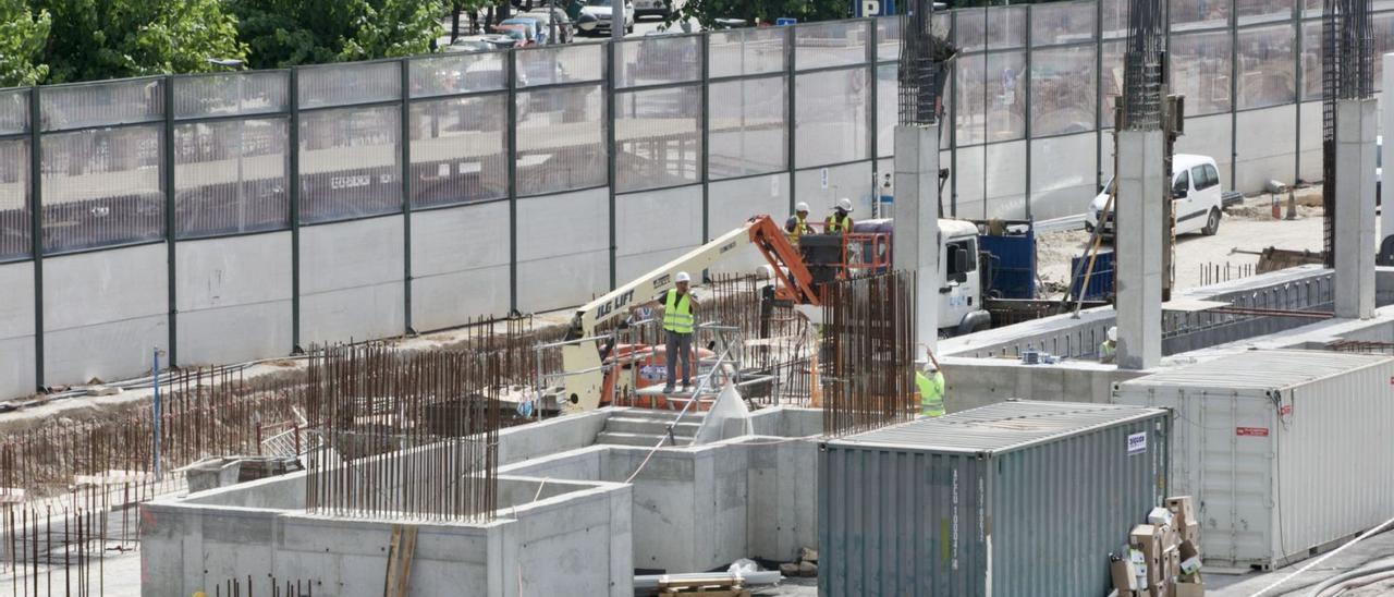 Obras de Adif en la nueva estación del Carmen de Murcia. | JUAN CARLOS CAVAL