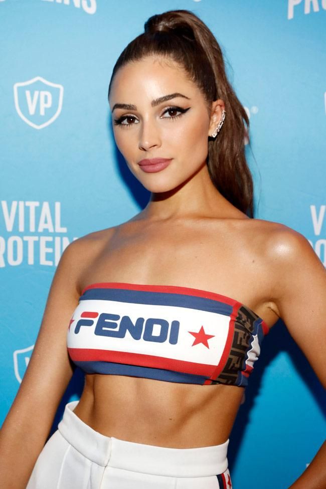 Olivia Culpo con top deportivo de Fendi