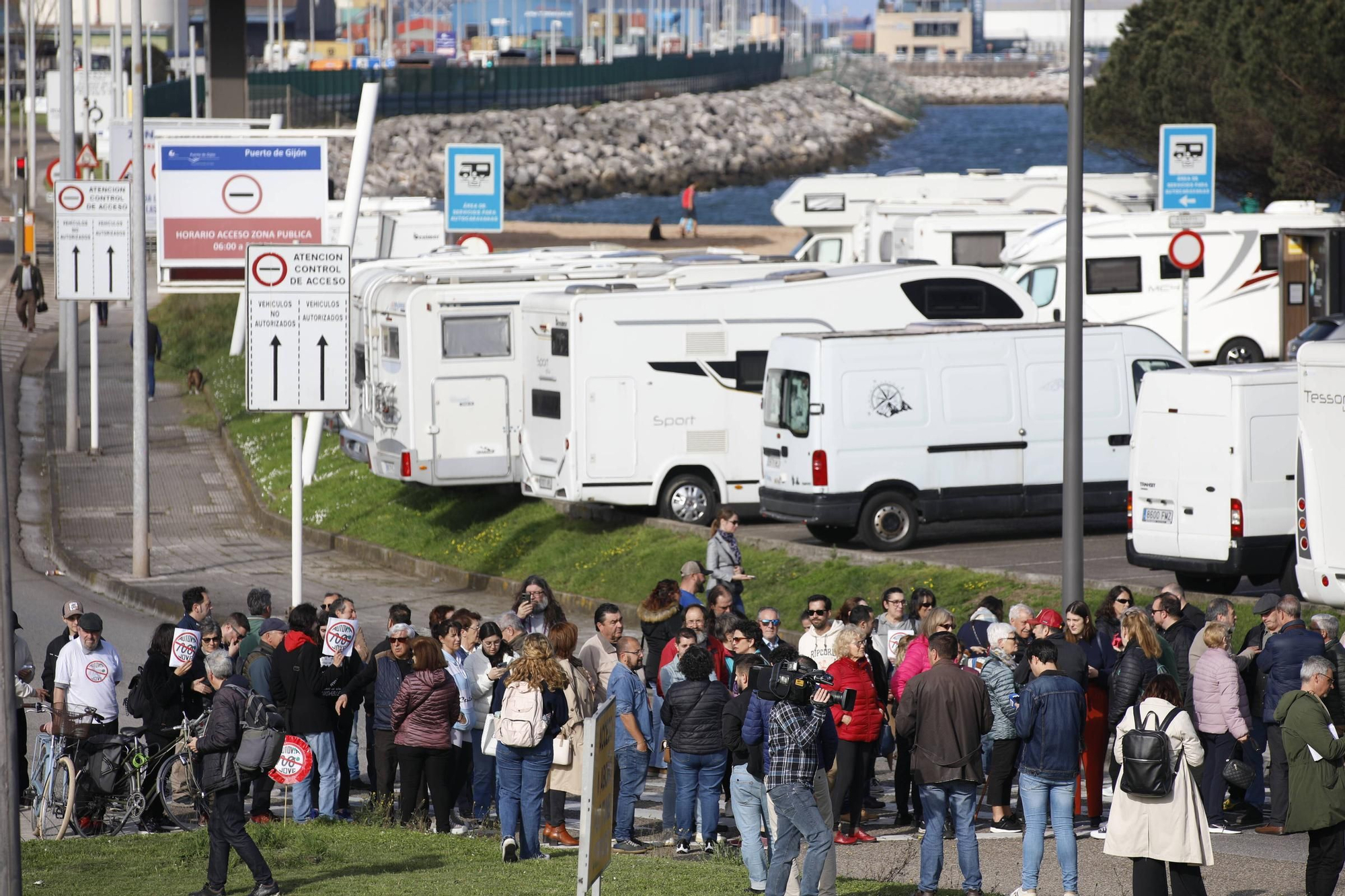 Gijón inicia las movilizaciones tras el enésimo fiasco con el vial de Jove