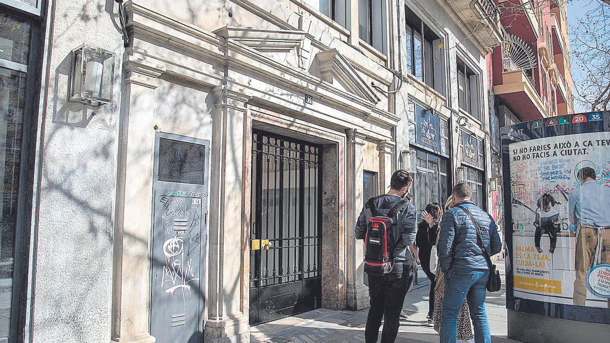 Edificio de Avenidas de Palma donde se encontraba el despacho de los abogados.