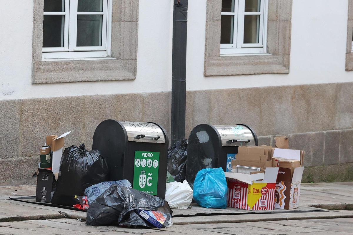 Año nuevo en A Coruña: 2026 comienza con colas para los buses y taxis tras las fiestas de Nochevieja