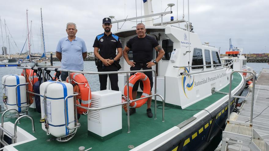 De patrulla por las aguas del Puerto de Las Palmas
