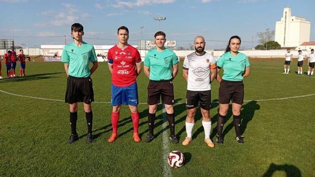 El capitán del CD Benavente, antes de un partido. | CEDIDA