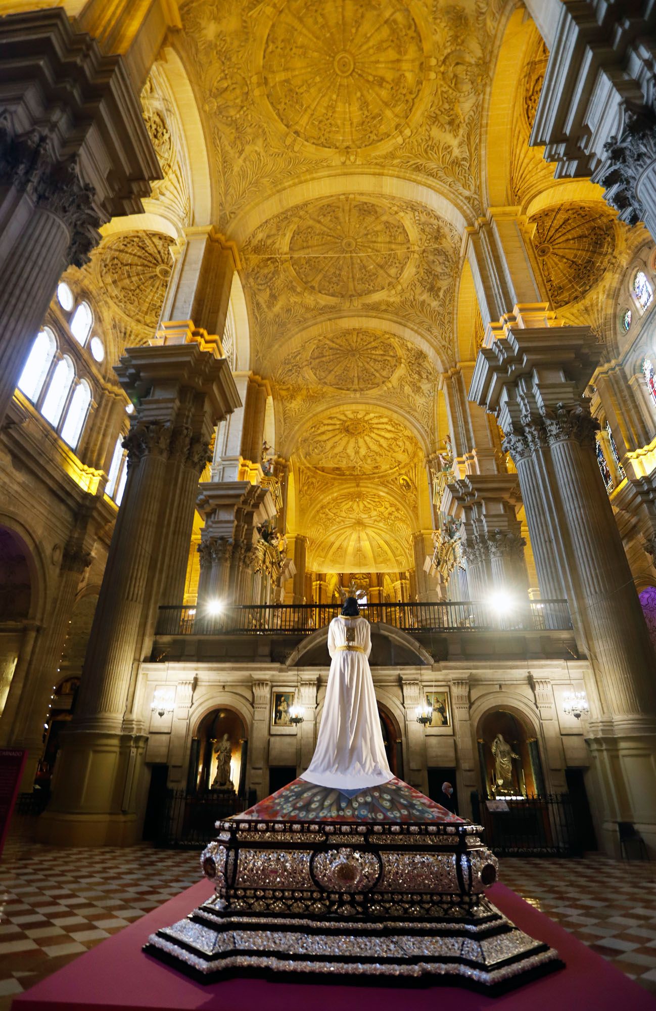 Las imágenes de la exposición 'El Verbo Encarnado' en la Catedral de Málaga