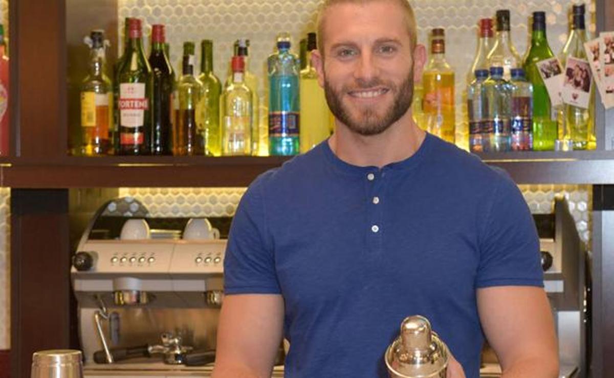 Un comensal de ‘First Dates’ posa Matías Roure com a exemple del seu home ideal: «Que et pugui estampar contra la paret» Un comensal de ‘First Dates’ posa Matías Roure com a exemple del seu home ideal: «Que et pugui estampar contra la paret»