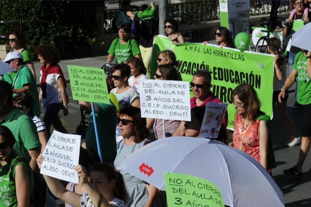 La protesta de educación en Murcia, en imágenes