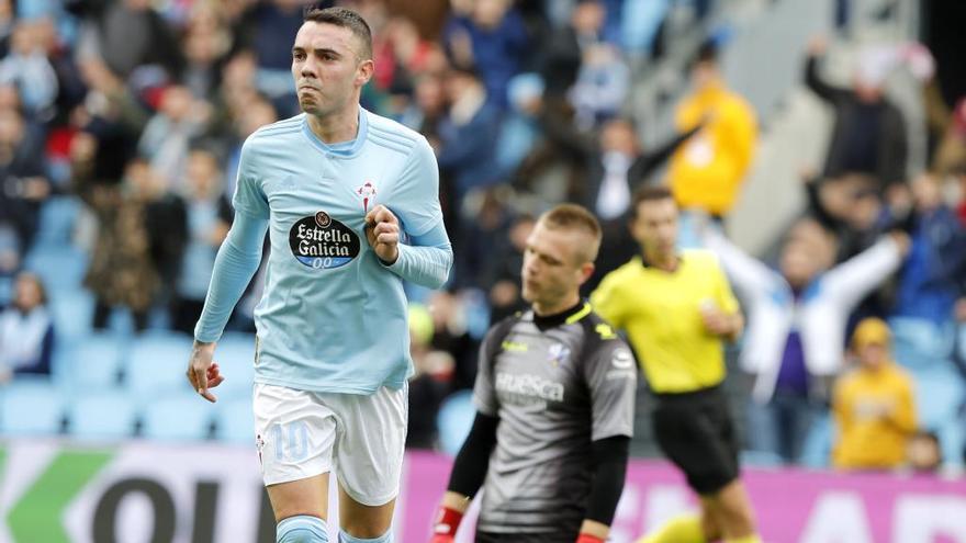 Aspas celebra su segundo gol ante el Huesca. // J. Lores