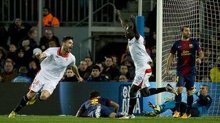 Villa y Messi reaniman a un Barça espeso ante el Sevilla (2-1)