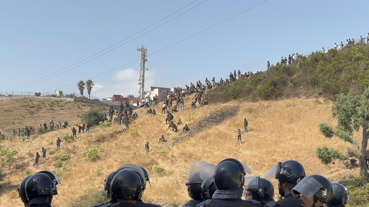 MARRUECOS MIGRANTES CEUTA | Marruecos frustra el intento de alcanzar Ceuta de cientos de migrantes subsaharianos