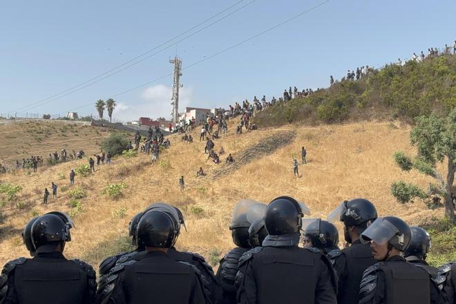 Detectados una decena de casos de sarna entre los militares desplazados a Ceuta