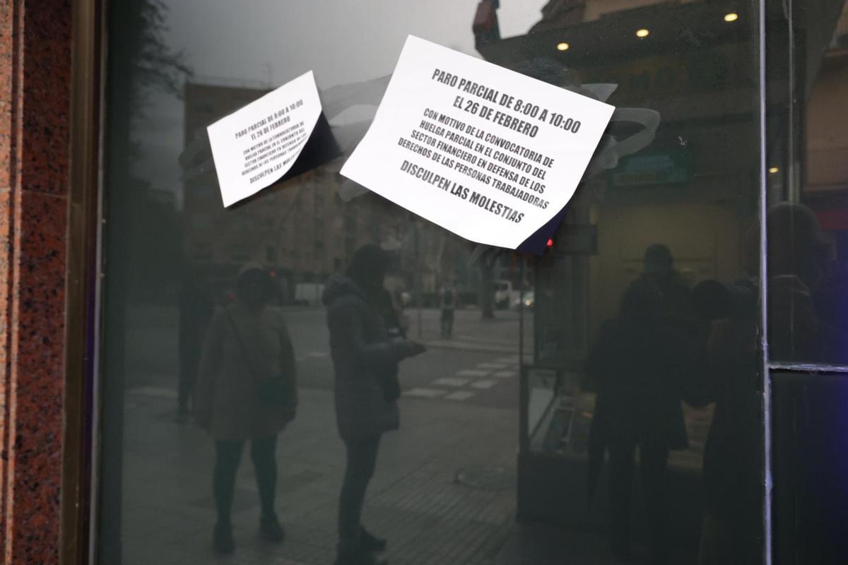 "Masivo" el seguimiento en Mallorca al paro de dos horas en la banca ...