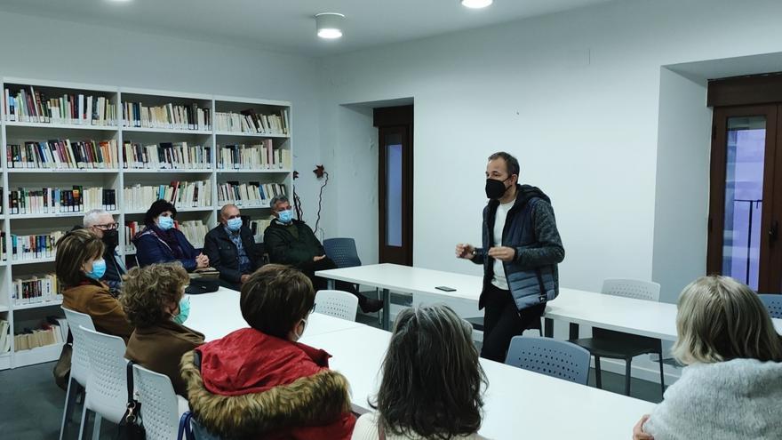 La biblioteca municipal de Coria inicia su programa anual con dos actos este mes