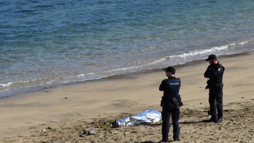 Imagen de principios de año en la playa de Agua Dulce de Telde.