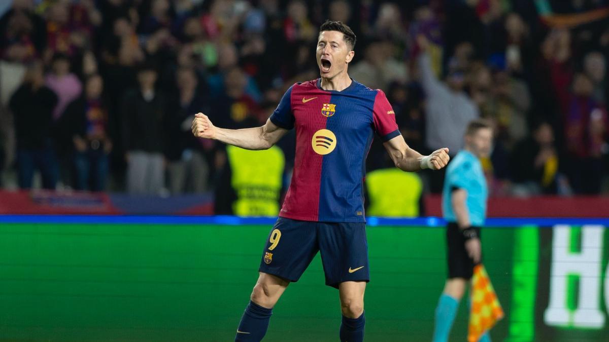 Lewandowski celebrando uno de sus goles al Borussia Dortmund en Champions