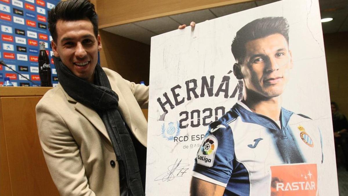 El Espanyol presentó la renovación de Hernán Pérez