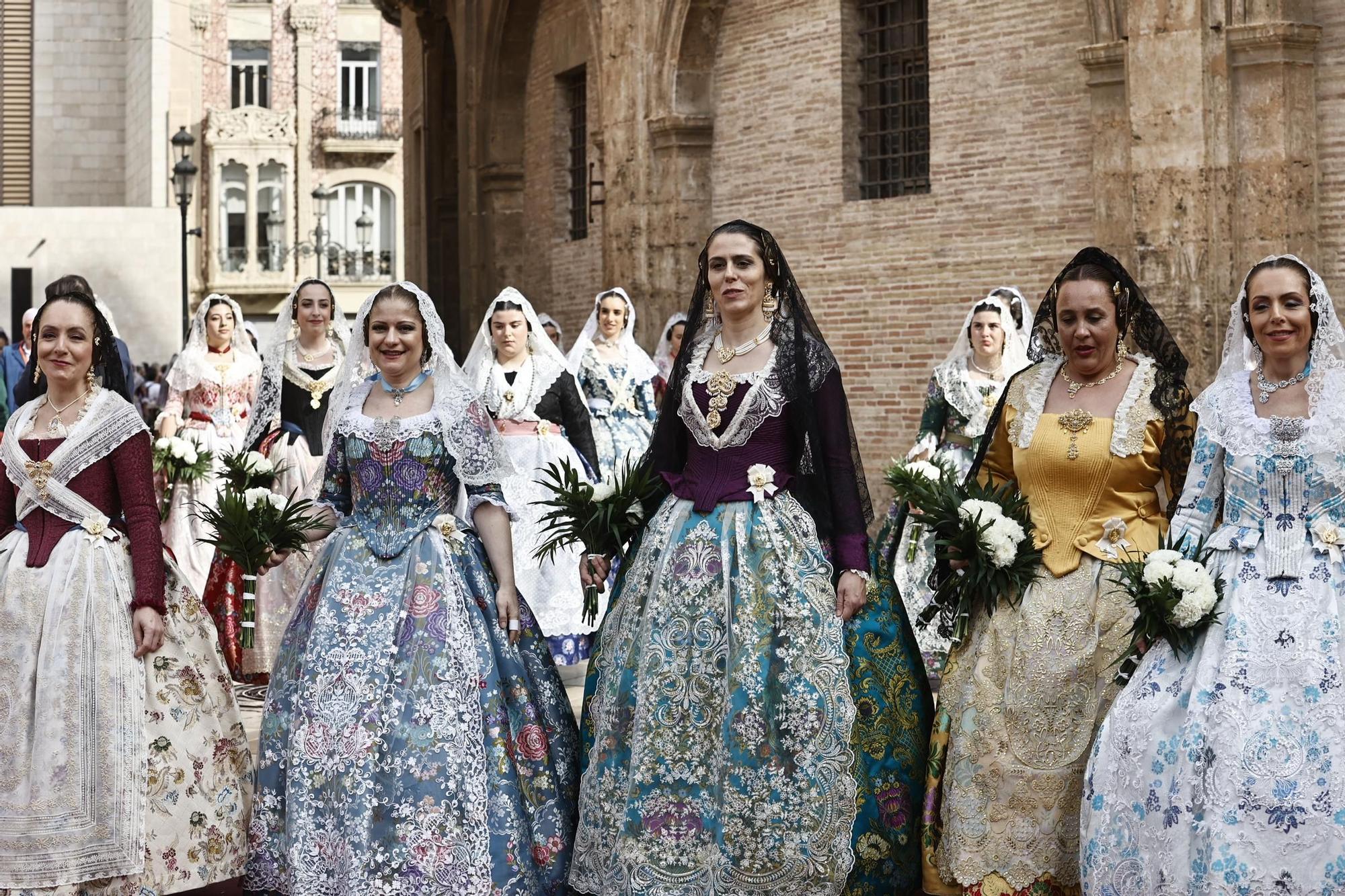 Ofrenda 18 de marzo. Calle de la Paz (16-17 horas)