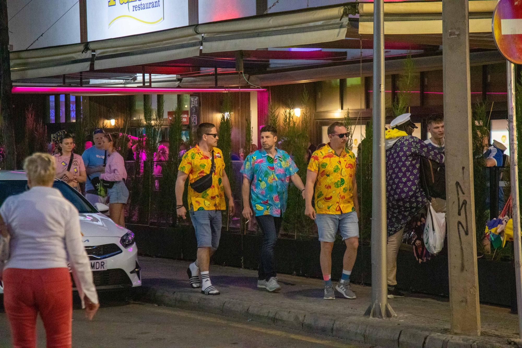 El desmadre y el alcohol abren otra temporada en la Playa de Palma