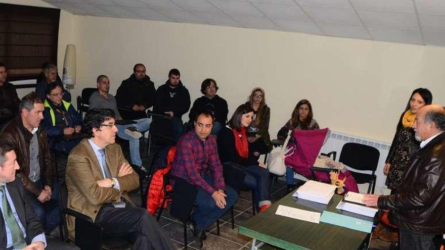 López-Chaves, Meira y la alcaldesa, en el cierre del anterior obradoiro. // G.N.