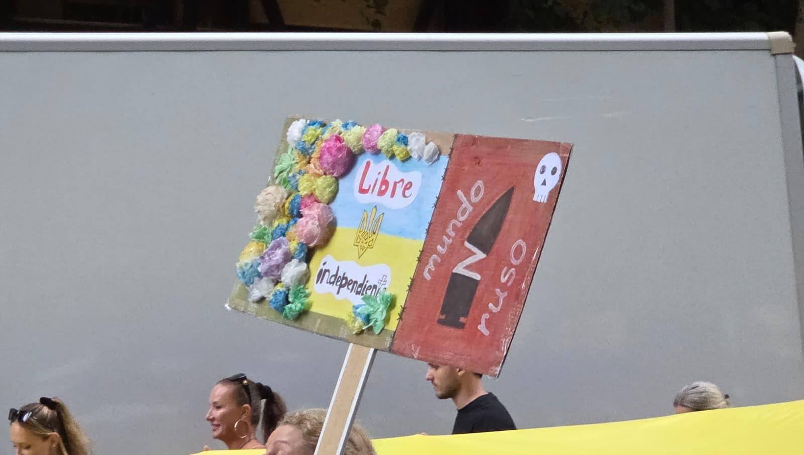 Así ha sido la manifestación celebrada en Alicante por Ucrania con el lema: "La victoria de Ucrania es la victoria del mundo"