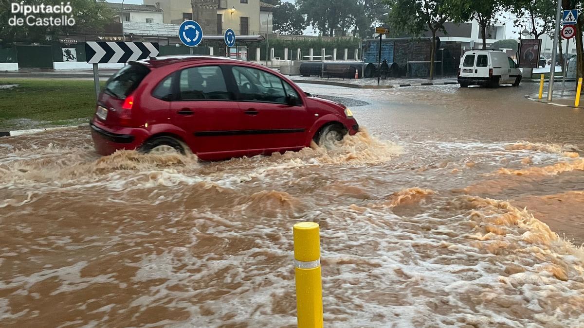 Vídeo | Las calles de Benicàssim, inundadas