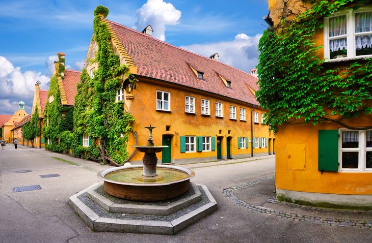 Fuggerei parace un pueblito sacado de un cuento Disney.