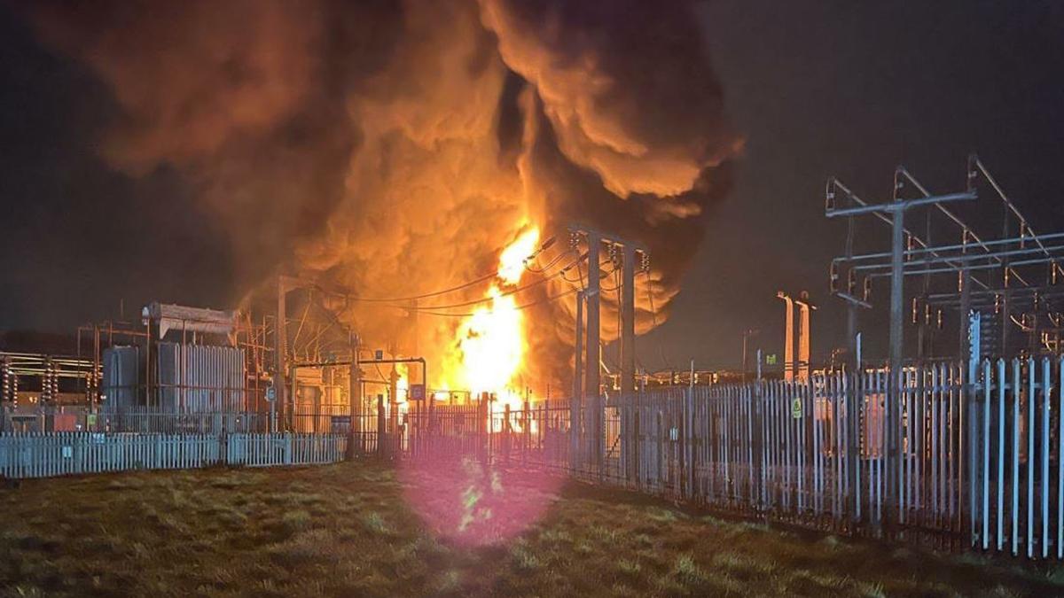 El aeropuerto Heathrow de Londres, cerrado por un incendio en una subestación eléctrica
