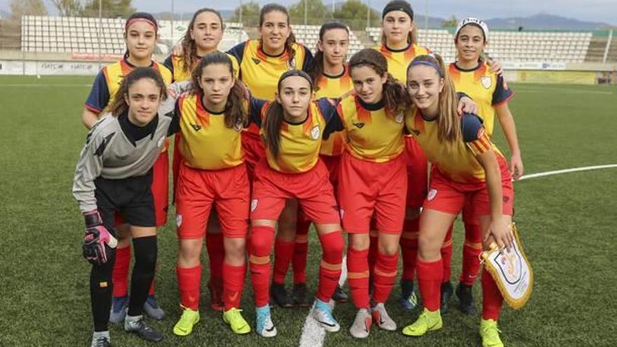 Imatge de l&#039;equip titular que va presentar ahir la selecció catalana sub-15 davant les Illes Canàries