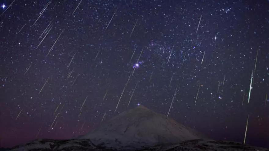 Impresionante imagen con el Teide, la Luna, Venus y Saturno como protagonistas