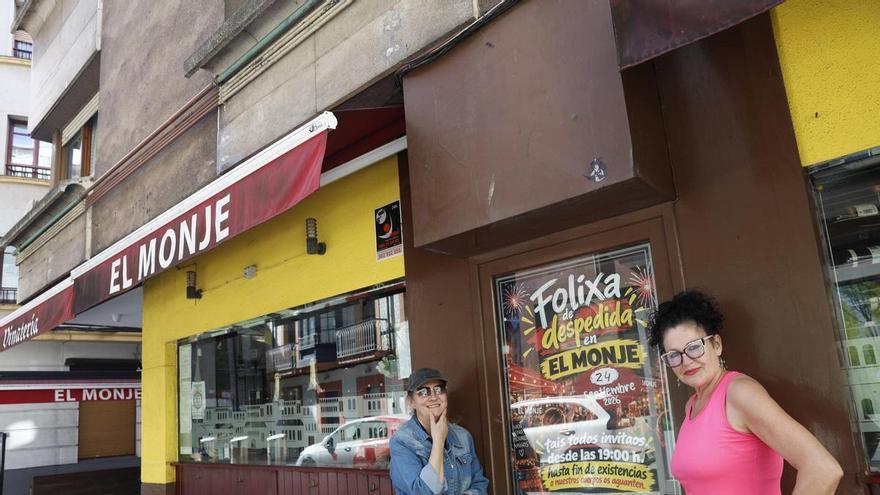 El barrio del Carmen de Gijón se despide de una de sus vinaterías más antiguas: "Que sientan pena porque lo dejemos es el mejor regalo"