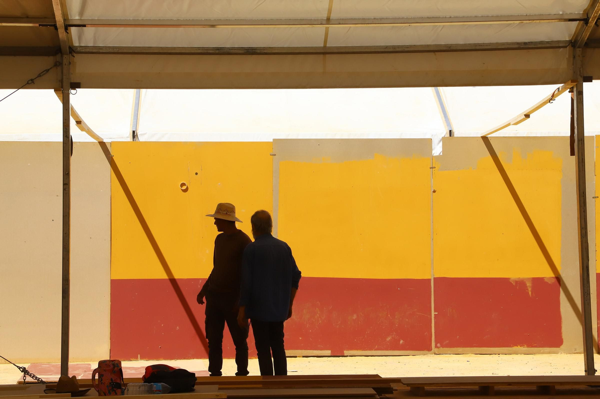 El montaje de las casetas de Feria en imágenes