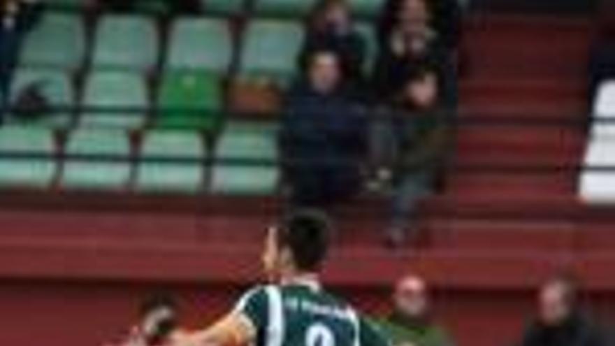 Pablo Carbonell celebra el gol que va obrir la llauna.