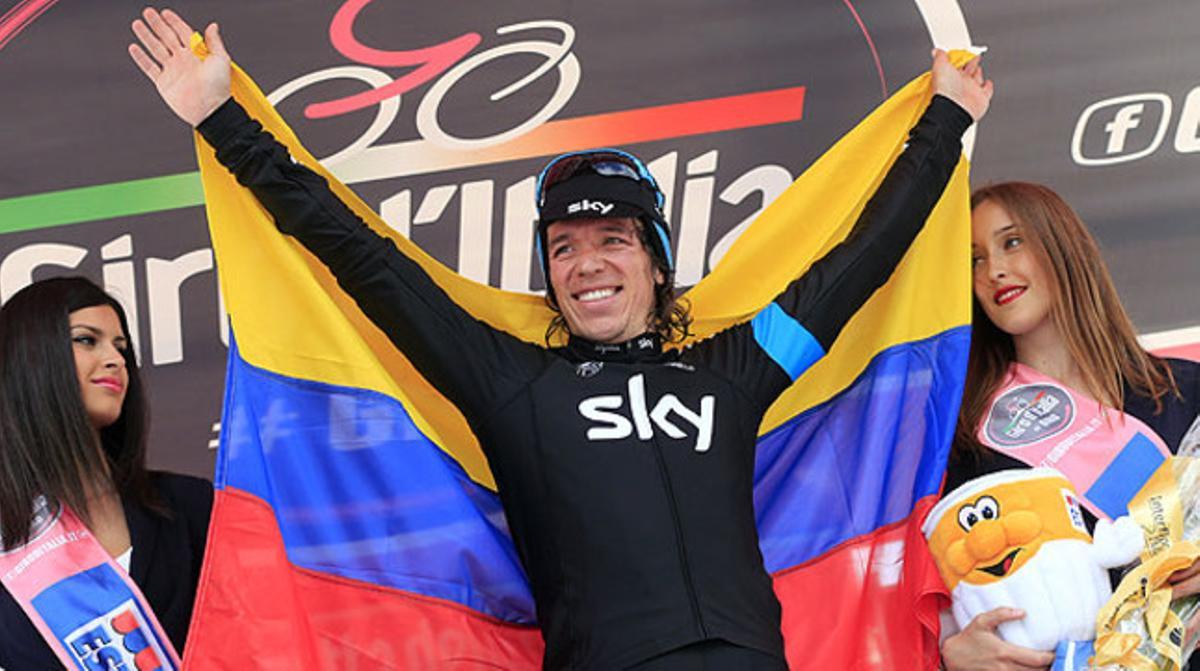 Urán, al podi, al guanyar la 10a etapa del Giro.