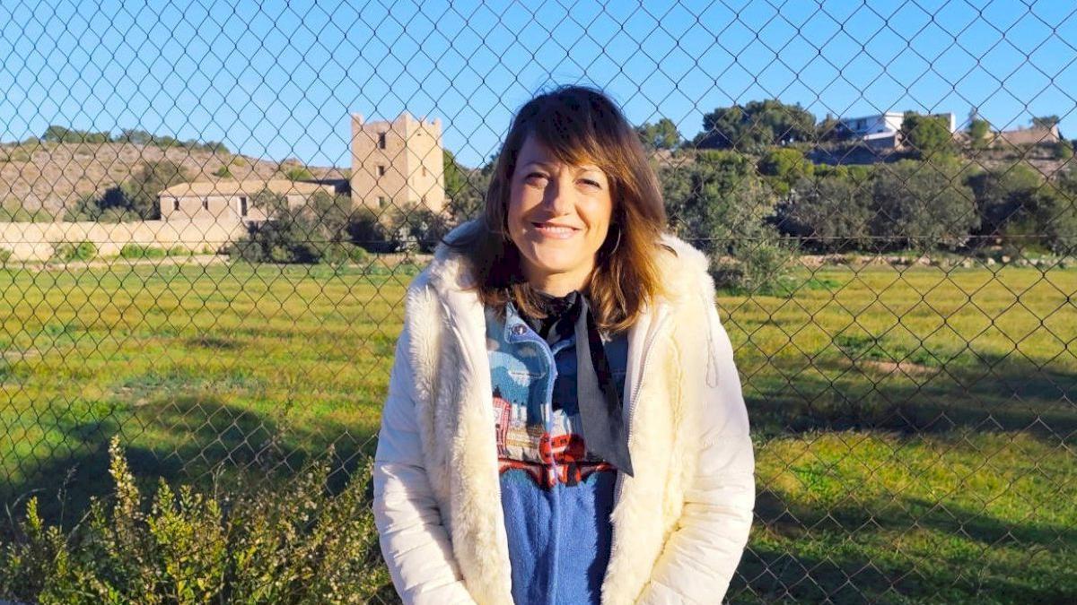 Maria Josep Picó, ante la alquería Aigua Fresca.