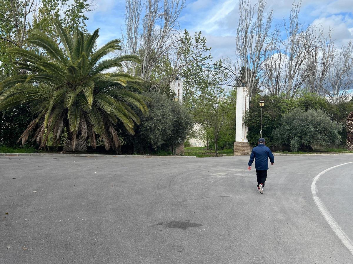 Acceso principal al Parque del Cascajar de Lucena.