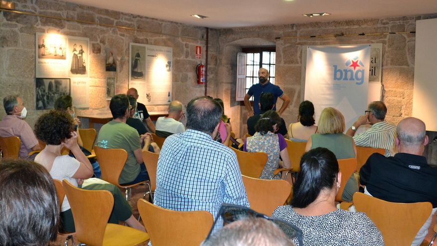 Xoán Carlos González, durante la asamblea de militantes del BNG de Redondela.