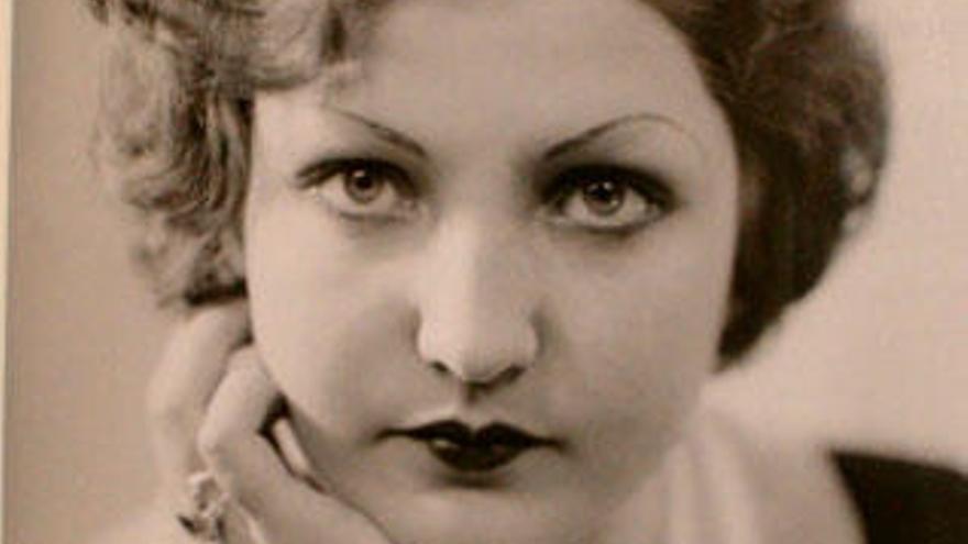 Fotografía de Conchita Uries, Miss Alicante (1932), una de las instantáneas que pueden contemplarse en la muestra.