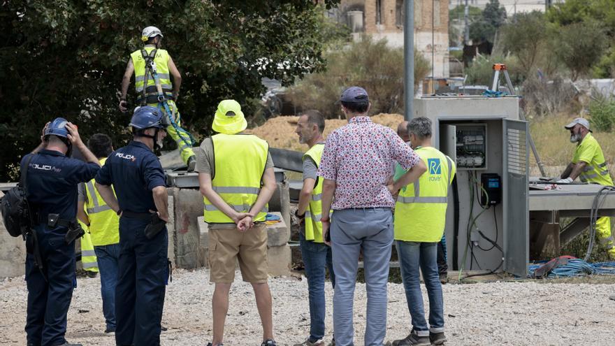 Media centenar de personas trabajan para restablecer el tráfico en la Alta Velocidad