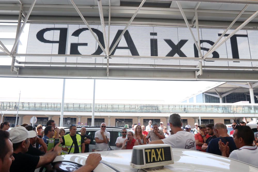 Manifestación de taxistas contra Cabify