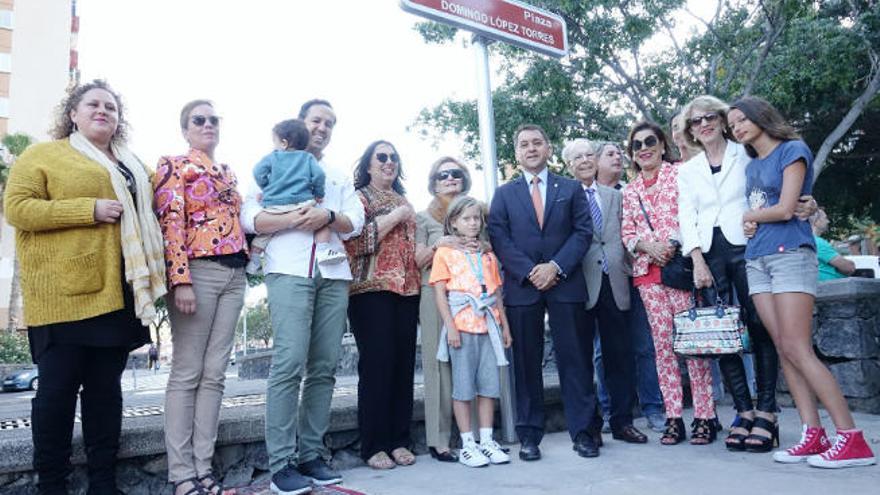 Detalle del acto celebrado ayer en Los Gladiolos.