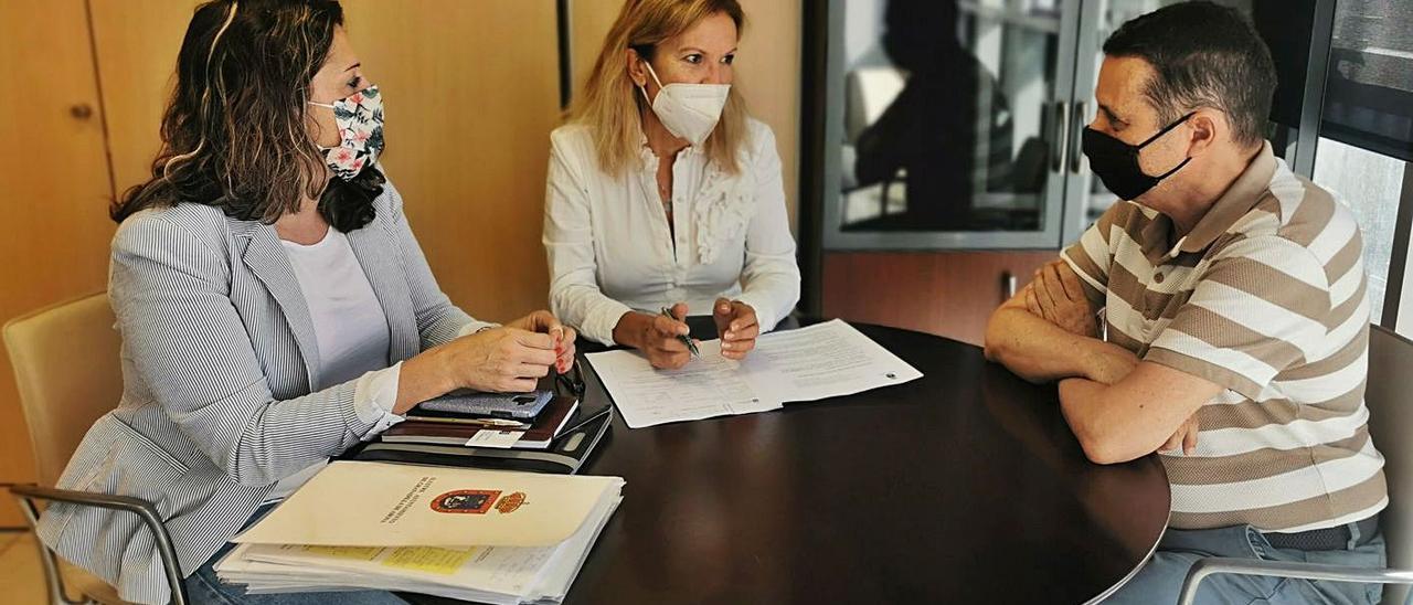 Yanira González, María Candelaria González y Javier Mesa.