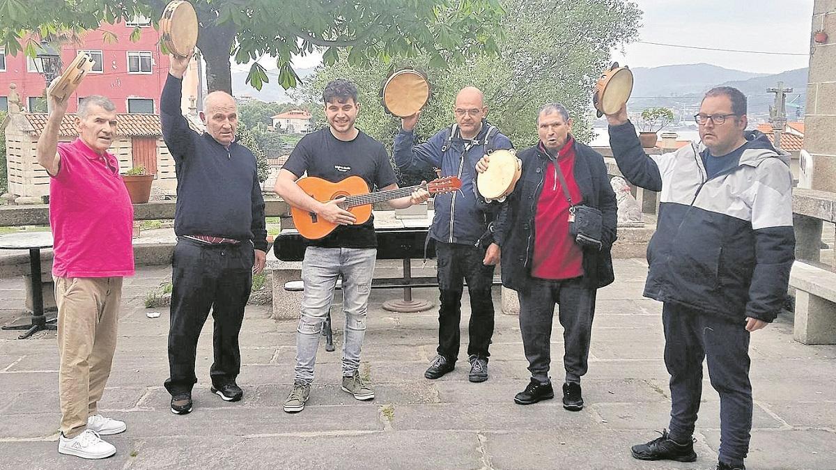 O grupo da Fundación Santa Cruz, gañador da Regueifa máis inclusiva.