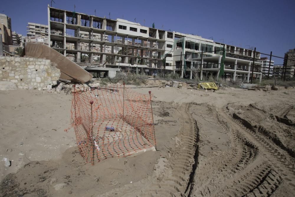 Reabren las playas en Elche y carencias