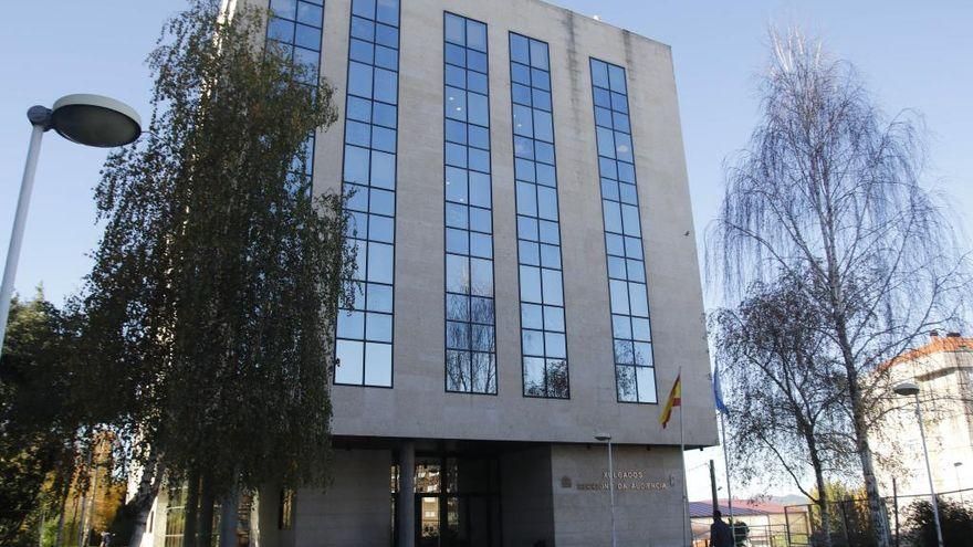 Entrada de la sede en Vigo de la Audiencia Provincial.