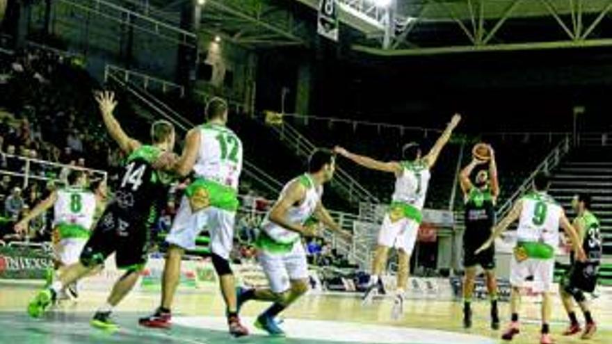 Medio ascenso en juego entre Castelló y Cáceres