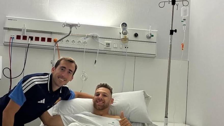 Diego González ya tiene el alta hospitalaria, pero es muy probable baja en el debut liguero en el Nástic: "Fue un susto, necesitaré reposo para engrasar la máquina"