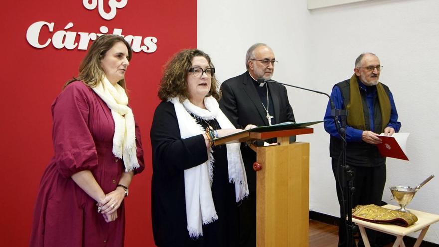 Por la izquierda, María Velasco, Elsa Suárez, Sanz Montes y Hevia, ayer, en la inauguración.