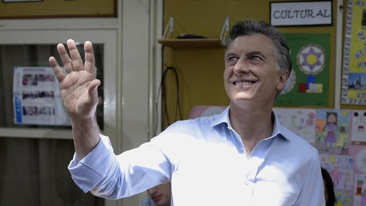 Macri, candidato presidencial por Cambiemos, tras votar en Buenos Aires, este domingo.