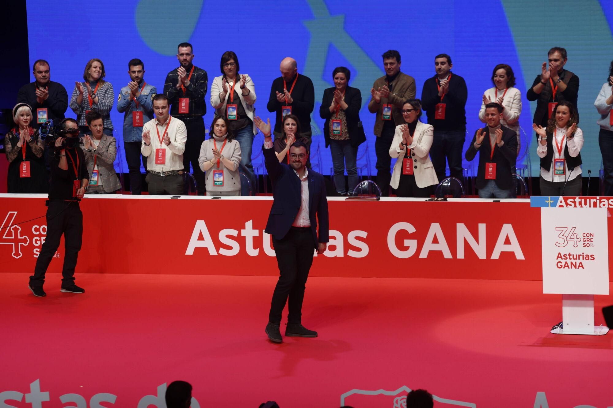 EN IMÁGENES: Pedro Sánchez y Adrián Barbón abren el congreso del PSOE asturiano