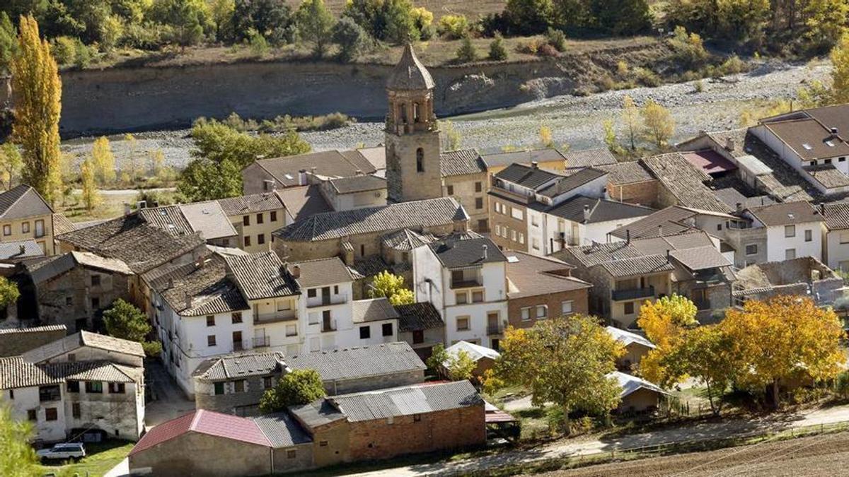 Vista panorámica de la localidad oscense de Perarrúa, en la comarca de La Ribagorza.