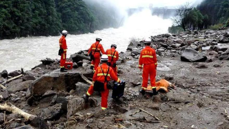 Un deslizamiento de tierras en China deja ocho muertos